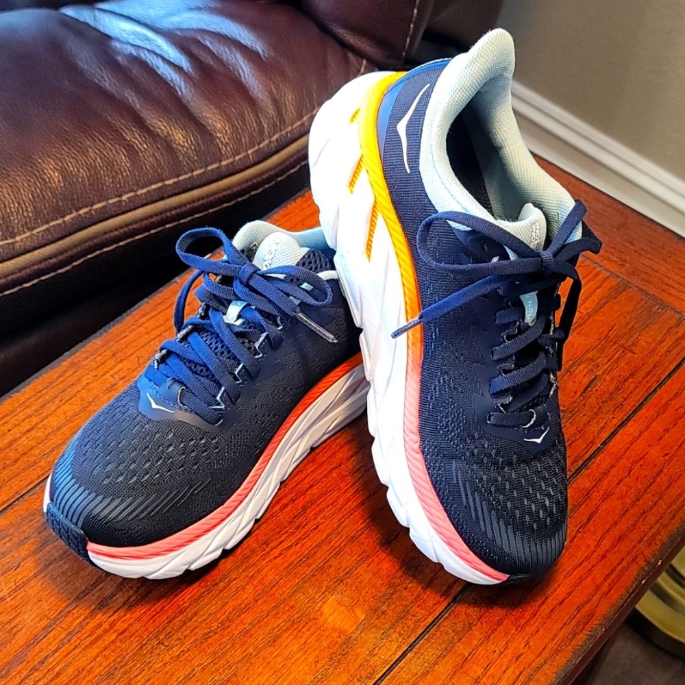 HOKA ONE ONE